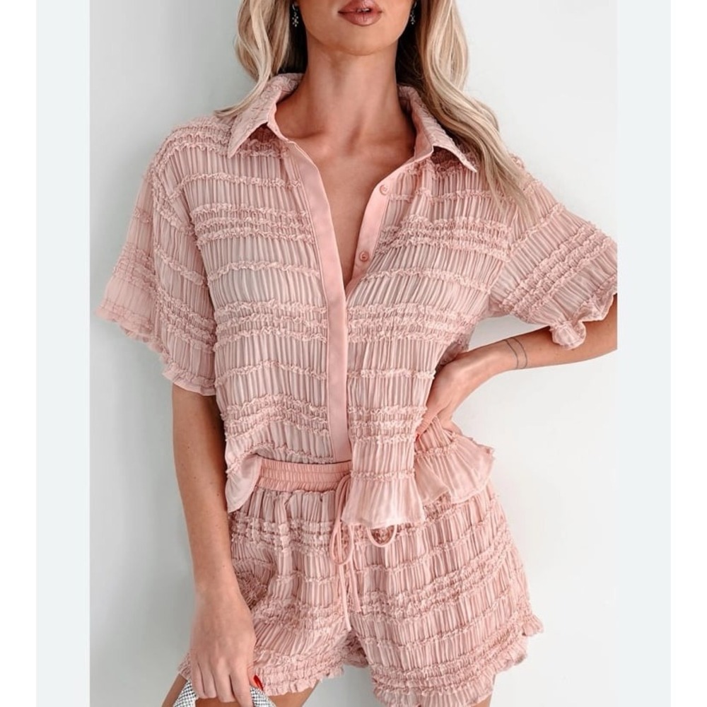 New Pink 2 piece frill button collar shirt & shorts set. Sz medium. Feminine fun